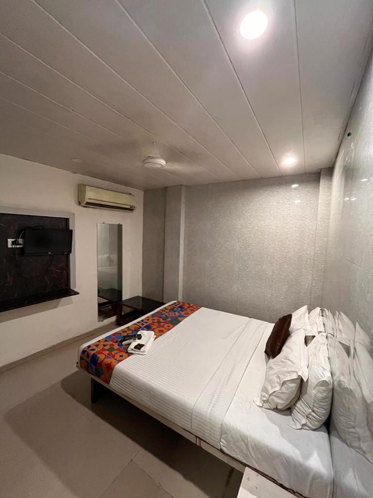 Hotel Havana Mumbai Exterior photo